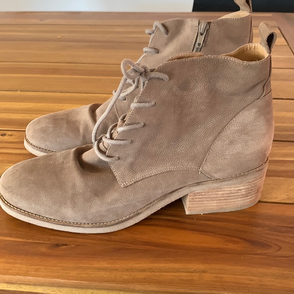 Lucky brand boots 10